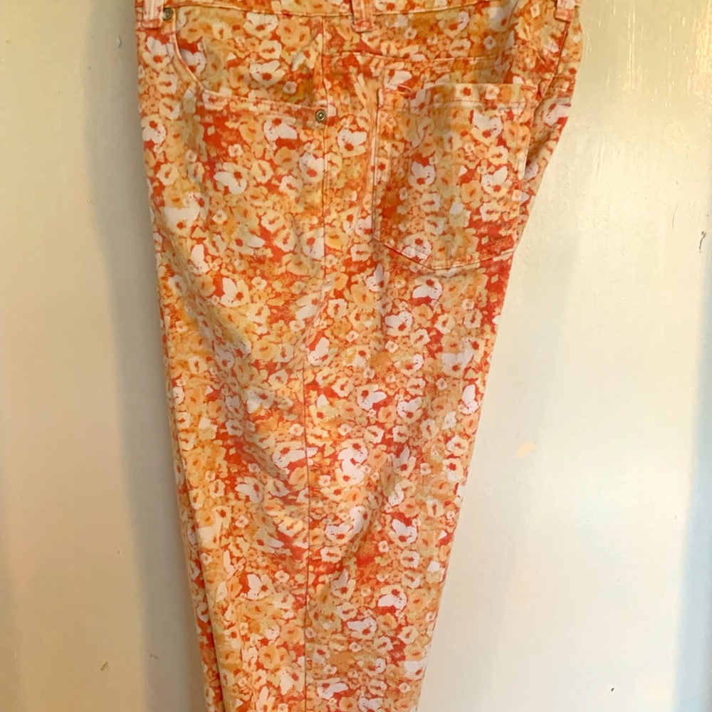 Gloria Vanderbilt crop jeans in pinks